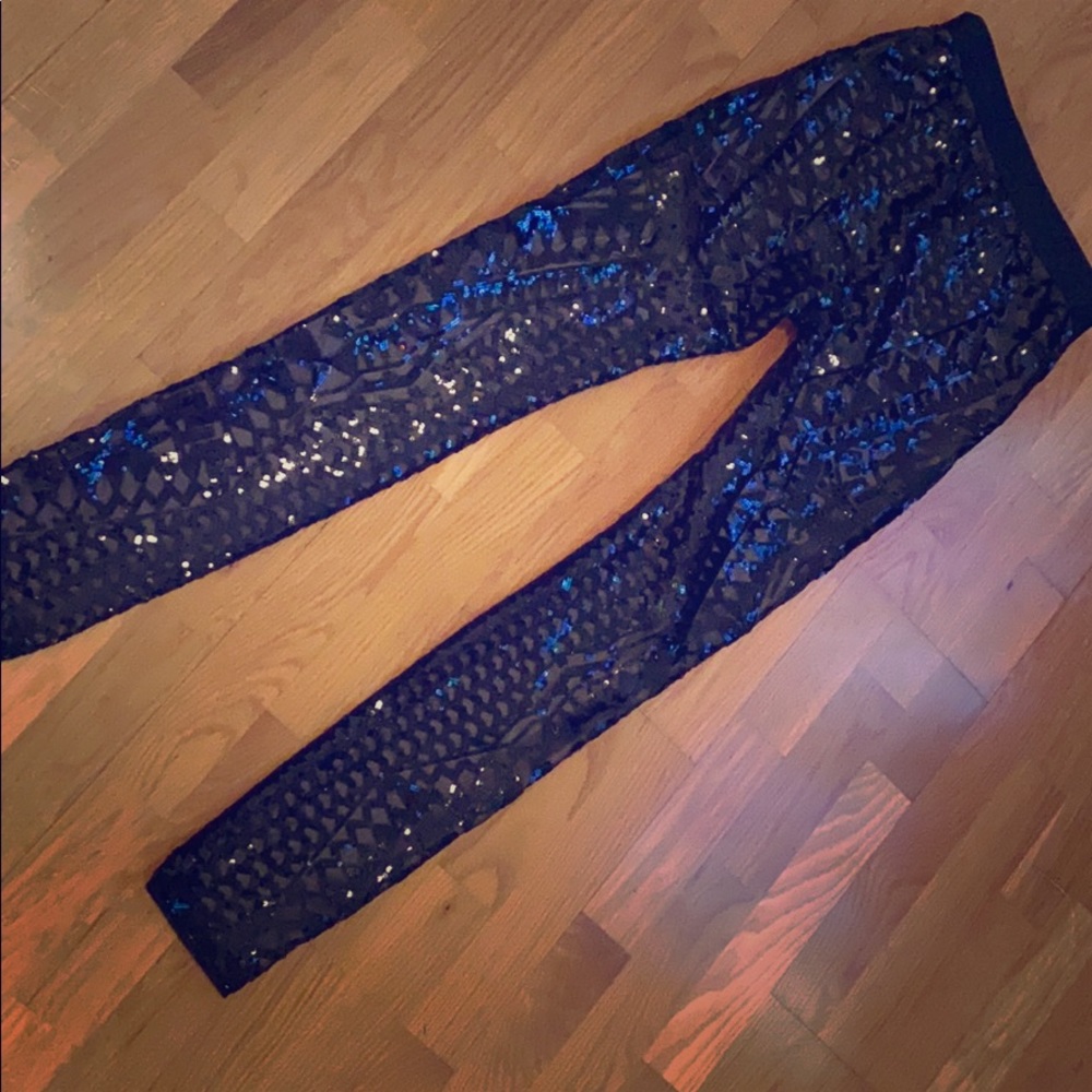 Bebe Xs black fancy sequined leggings